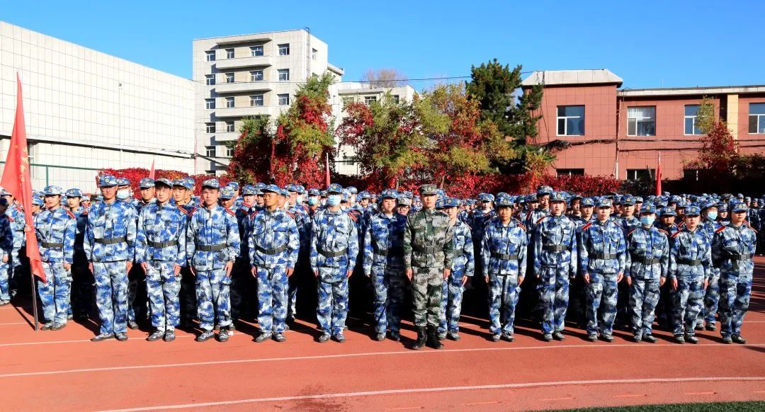 白日青春恰正好，意气风发少年时！