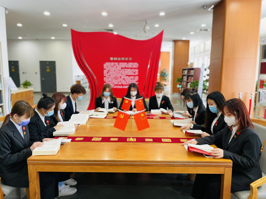 经济管理学院“重温百年党史 奋进复兴征程”系列活动 ——第59期入党积极分子培训班赴省图开展党史教育学习