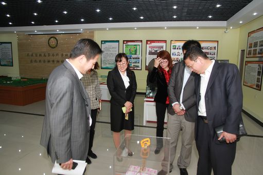 参观2.jpg